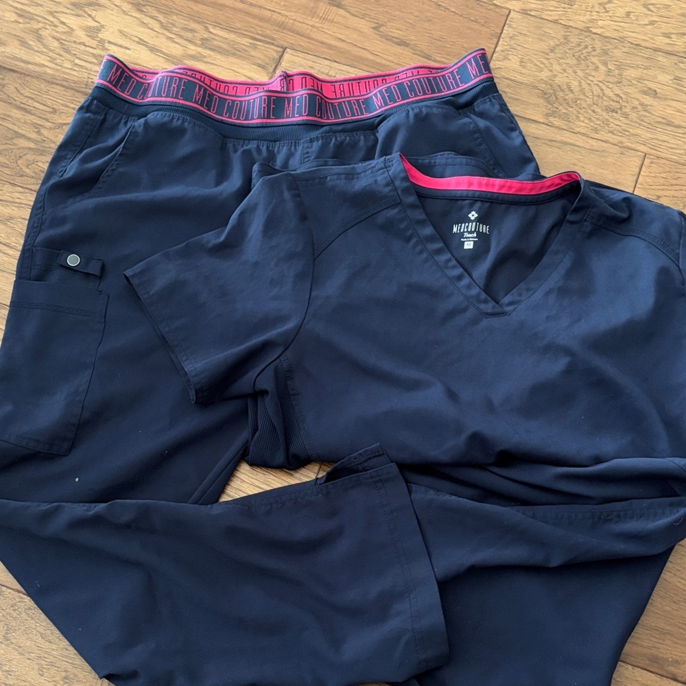 Med Couture Women’s  Navy Scrub set top M bottom L
